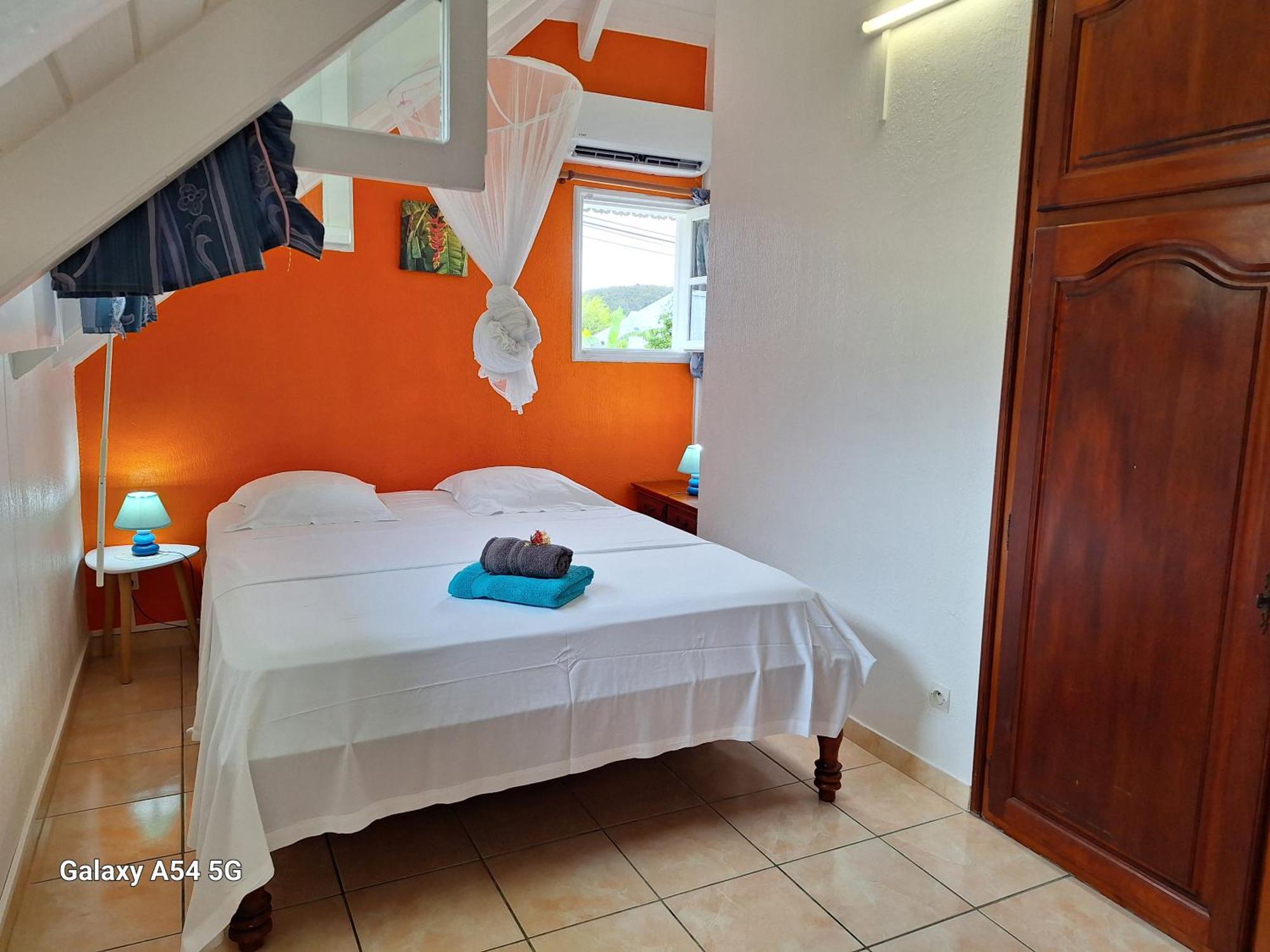 Les Petites Fleurs De Poirier Villa Bouillante Rum bild
