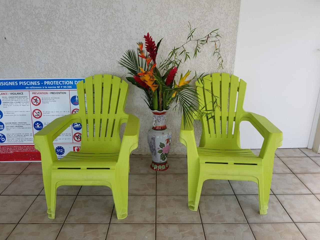 Les Petites Fleurs De Poirier Villa Bouillante Rum bild